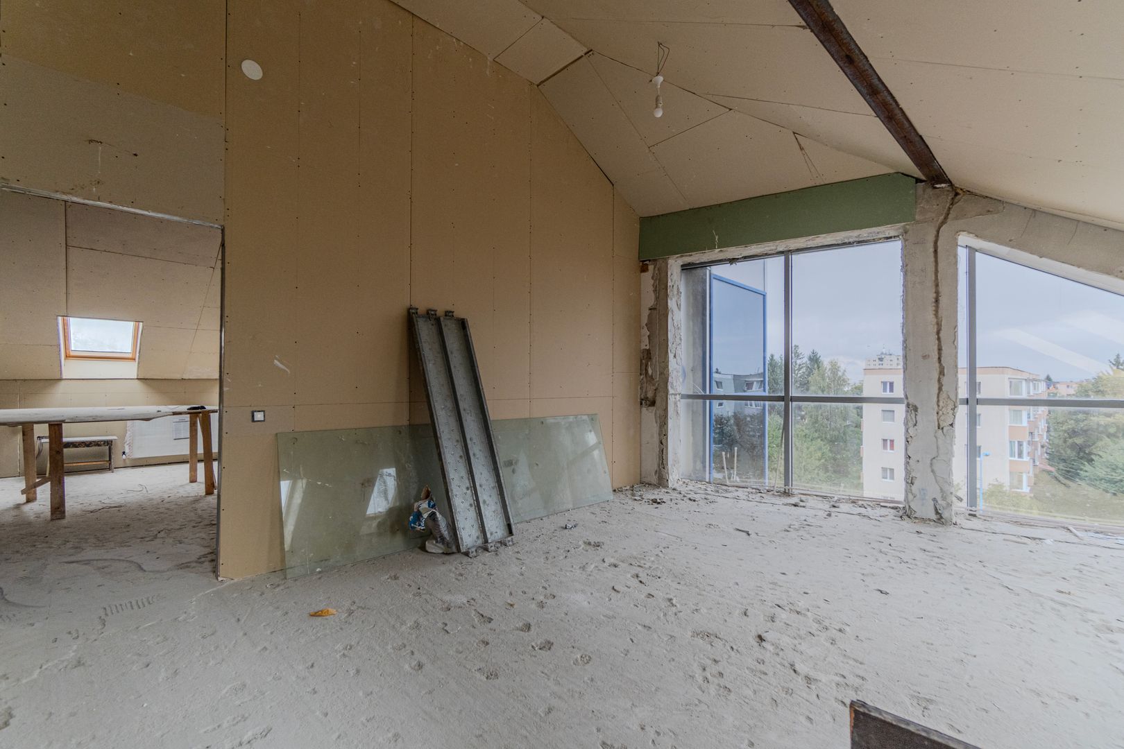 Cladire de 902 mp utili de vânzare, zona Grivitei - DN 13, COMISION 0 - Poză 211