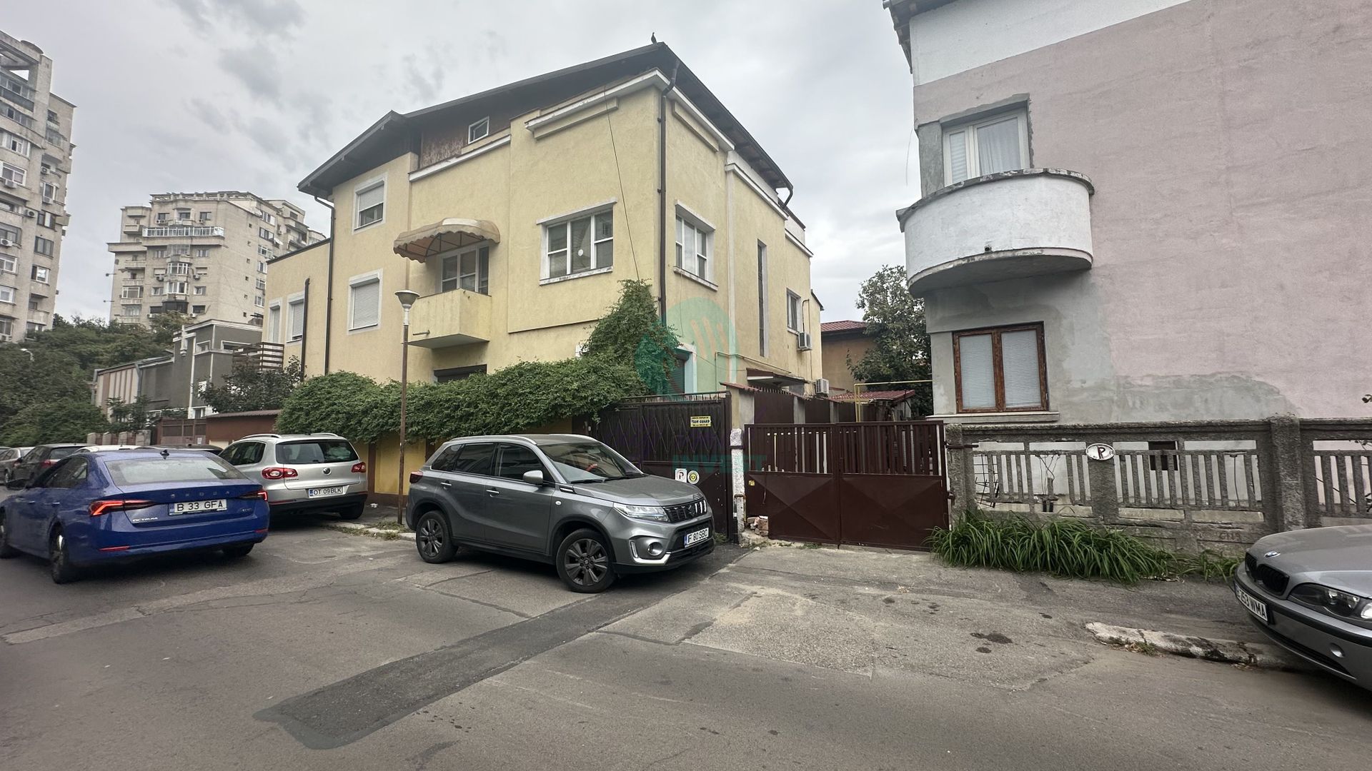 VILA cu 2 apartamente in apropiere de Piata Alba Iulia - Poză 2