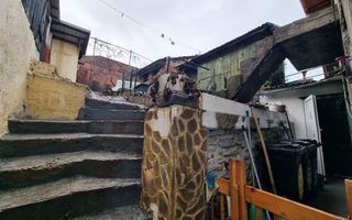 Casă funcțională, curte proprie, finisaje moderne - Poză 11