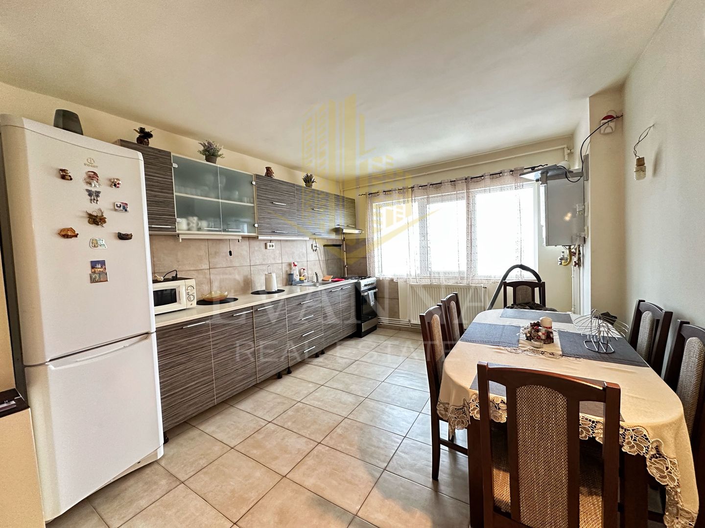 Apartament 2 camere de vanzare - Poză 1