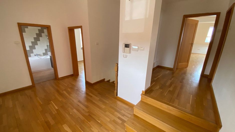 Vilă  inchiriere zona Aradului aproape de British School - Poză 17