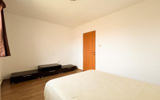 De Inchiriat Casa Individuala cu 3 camere, Garaj, Jucu de Mijloc - Poză 5