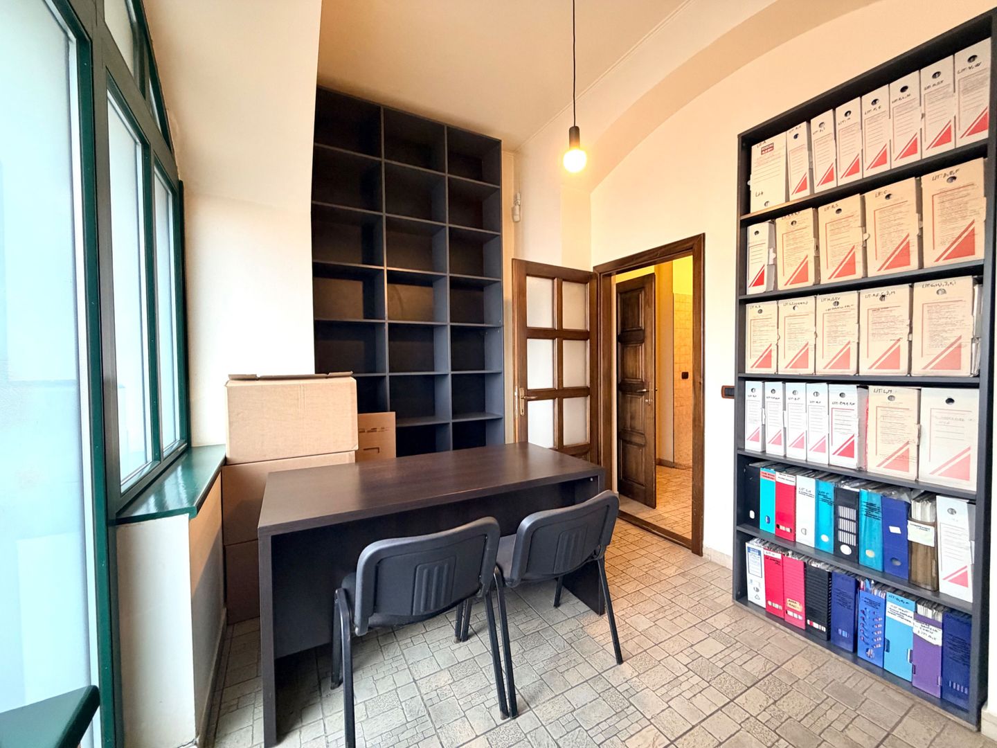 4 camere Ultracentral  - Piața Unirii, ideal birouri, parcare in curte - Poză 16