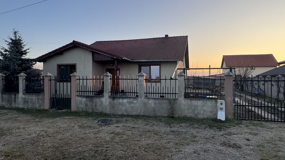 Casa Individuala Sandra,Parter,4 Camere,Curte Amenajata - Poză 2