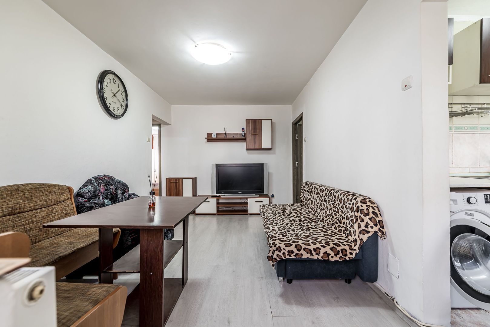 Apartament cu 3 camere, etaj 1 + loc de parcare pe Aleea Predeal - Poză 1
