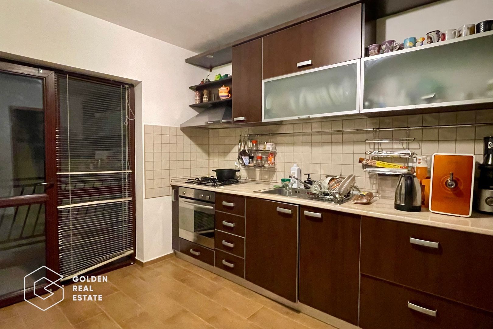 Casă generoasă pentru activități comerciale- Calea Vitan - Poză 14