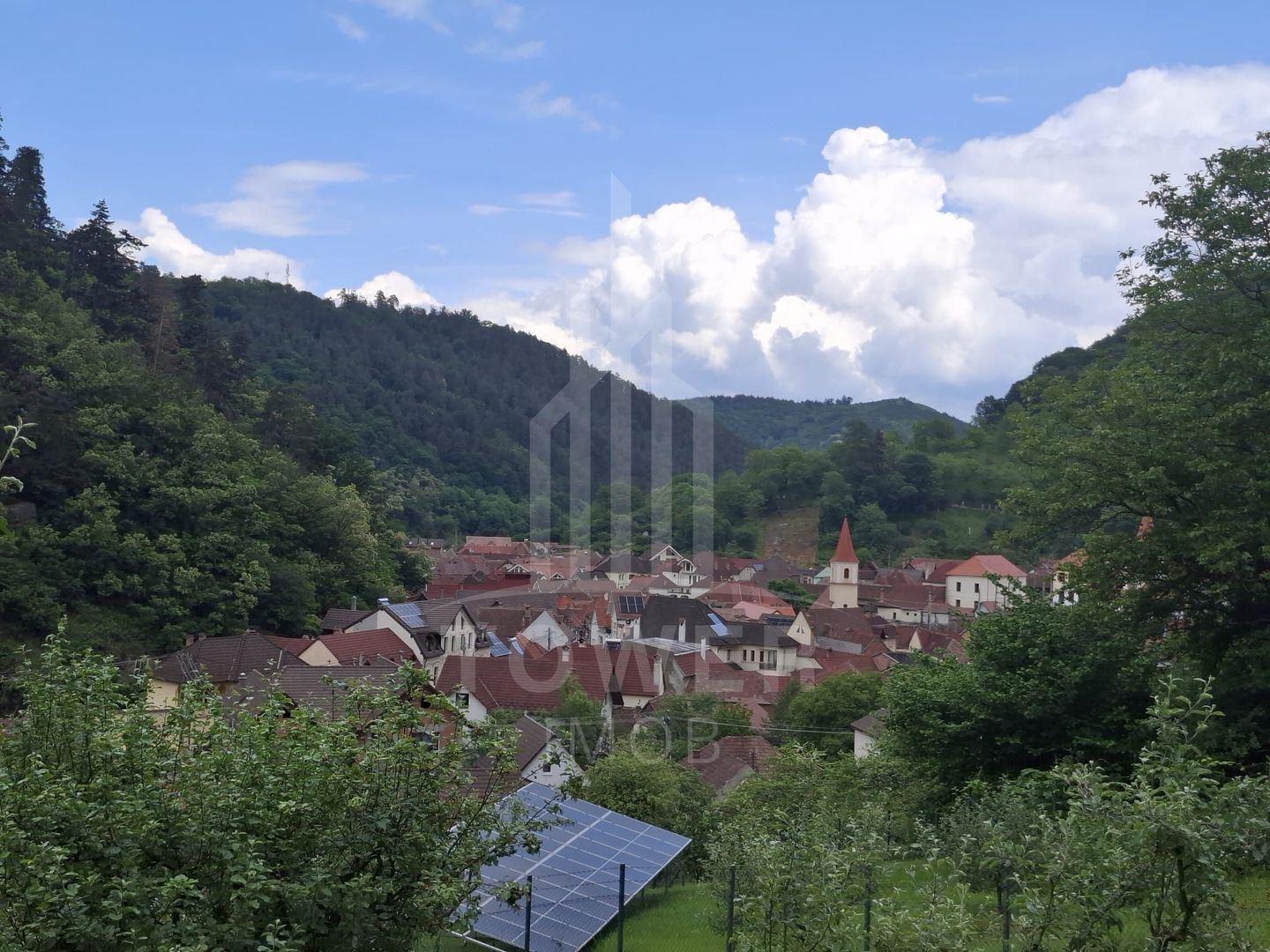 Casă rustică de vânzare în Tilișca, (Marginimea Sibiului) - Poză 2