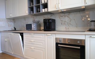 Zona linistita, 3 camere + 2 bai, centrala proprie. - Poză 8