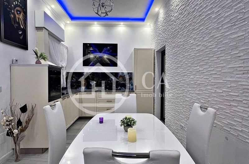 Apartament de vânzare cu 3 camere în zona centrală, Oradea - Poză 8