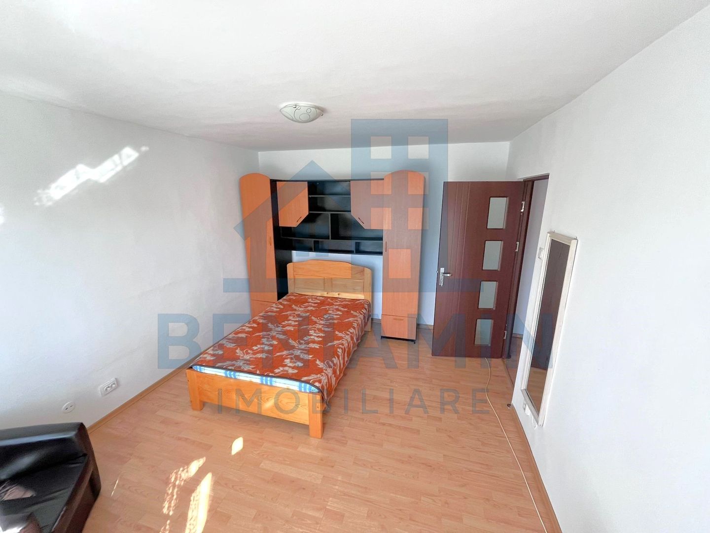 Garsoniera-Centrala Termica-1 Mai Bulevard-etaj 3-Disponibila imediat - Poză 2