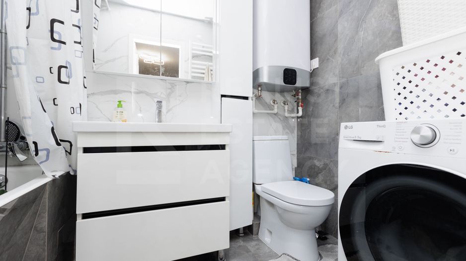 Apartament cu 4 camere spre vânzare, strada Romană, Centru - Poză 6