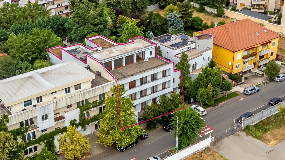 De Vânzare Clădire Ideală pentru Centru de Afaceri în Arad - Poză 3