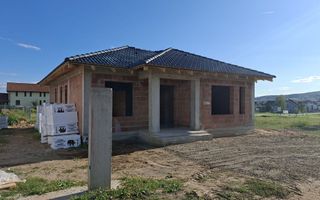 Casa la rosu, 4 camere, 387 mp teren, toate utilitatile, Orizont - Poză 4