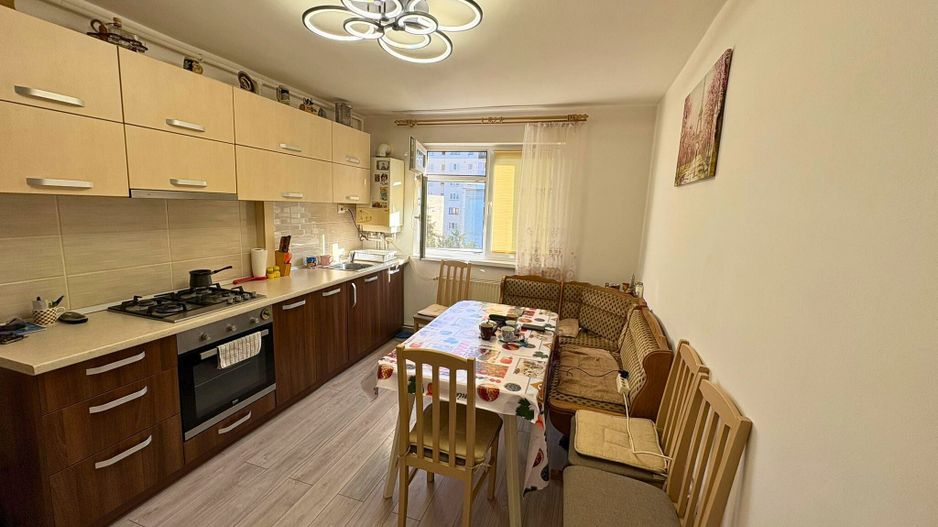 Apartament 2 camere decomandat zona Simeria (lângă piața Dolar) - Poză 3