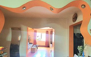 Apartament cu patru camere, zona Tractorul 90 mp - Poză 3