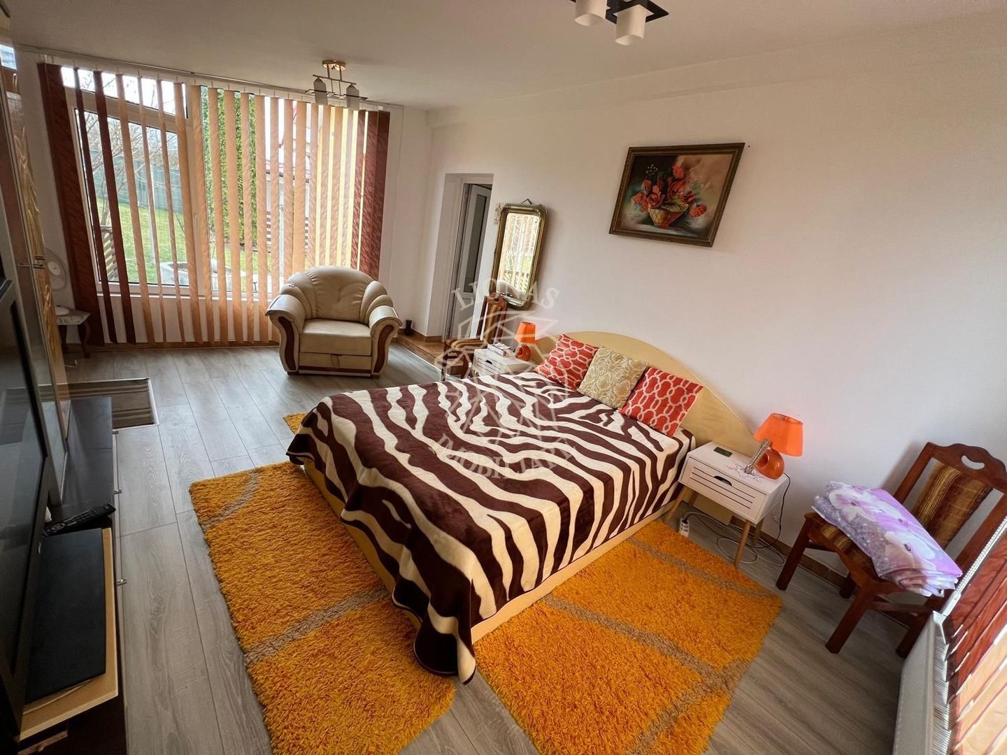 Casa 165 mp+anexa amenajata 68 mp-teren 13 ari-garaj, foisor-Jelna - Poză 3