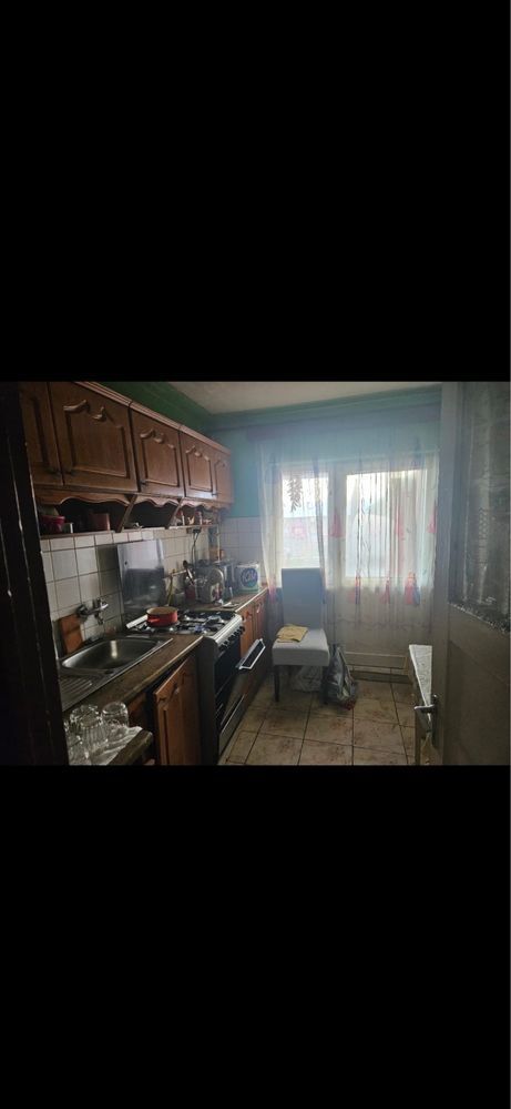 Vand apartament cu 3 camere in Carpati 2 - Poză 3