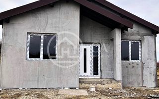 Casa de vanzare cu 4 camere pe str. Izvorului, zona Saldabagiu, Oradea - Poză 2