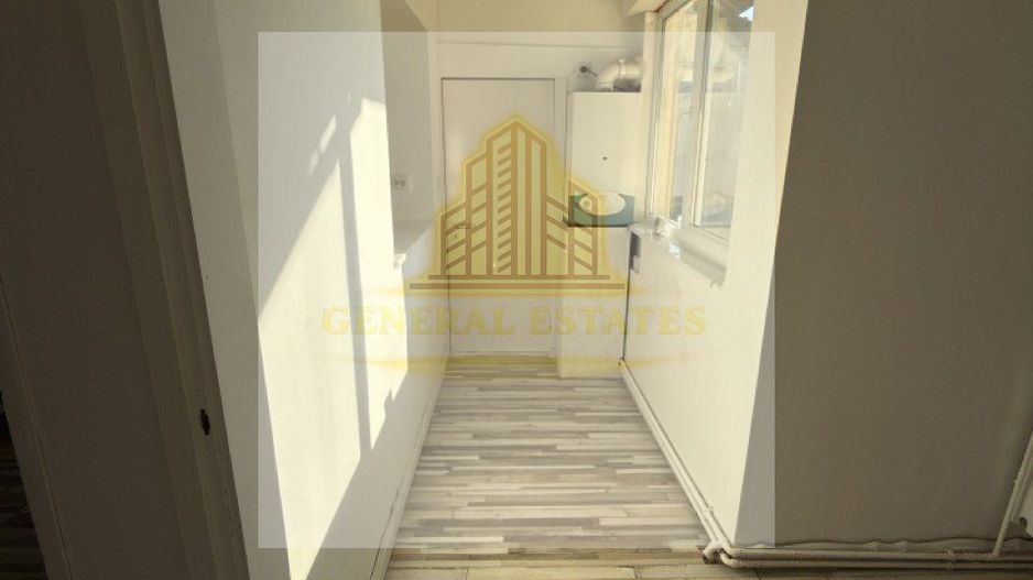 Apartament spatios cu 3 camere - Poză 10