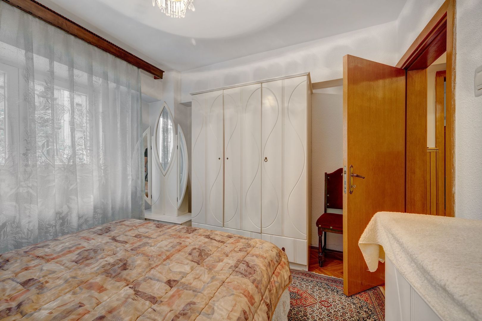 Oportunitate! Apartament 4 Camere 1 Minut Metrou Universitate - Poză 15