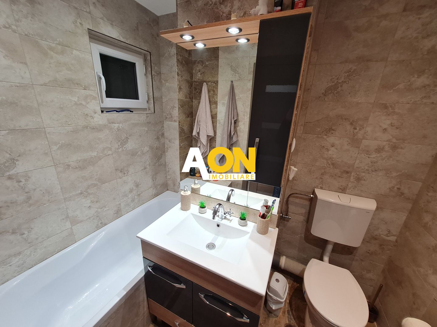 Apartament 2 Camere, 53 mp + Balcon, Decomandat, Et.1, Zona Cetate - Poză 9