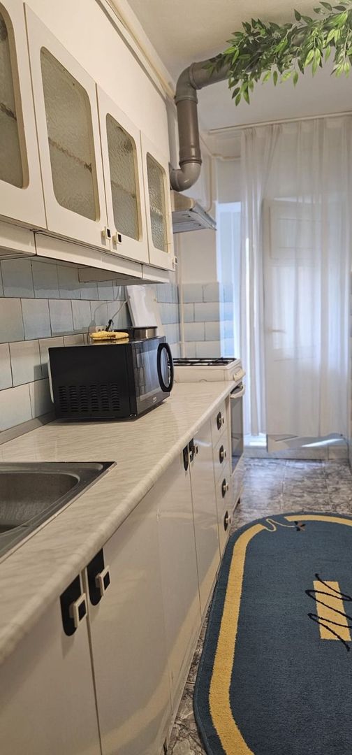 De inchiriat apartament cu 2 camere, etaj 4/4 Piata Centrala, 360 euro - Poză 14