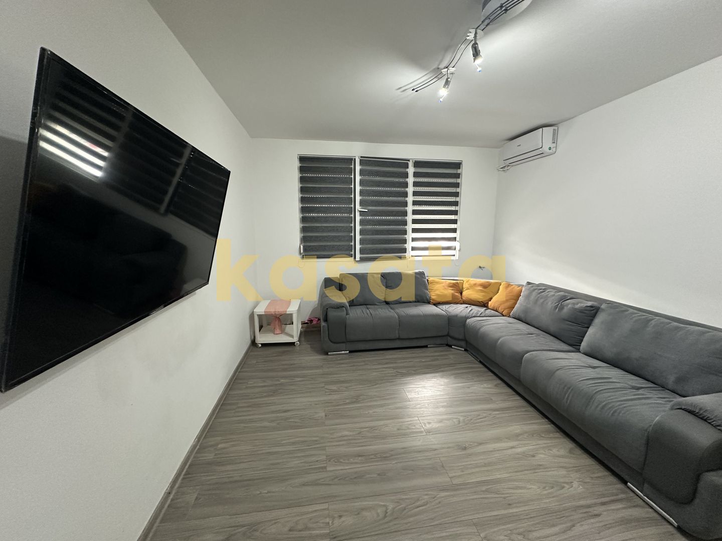 Apartament 3 Camere | Decomandat | Bloc Reabilitat | Garaj Disponibil - Poză 3