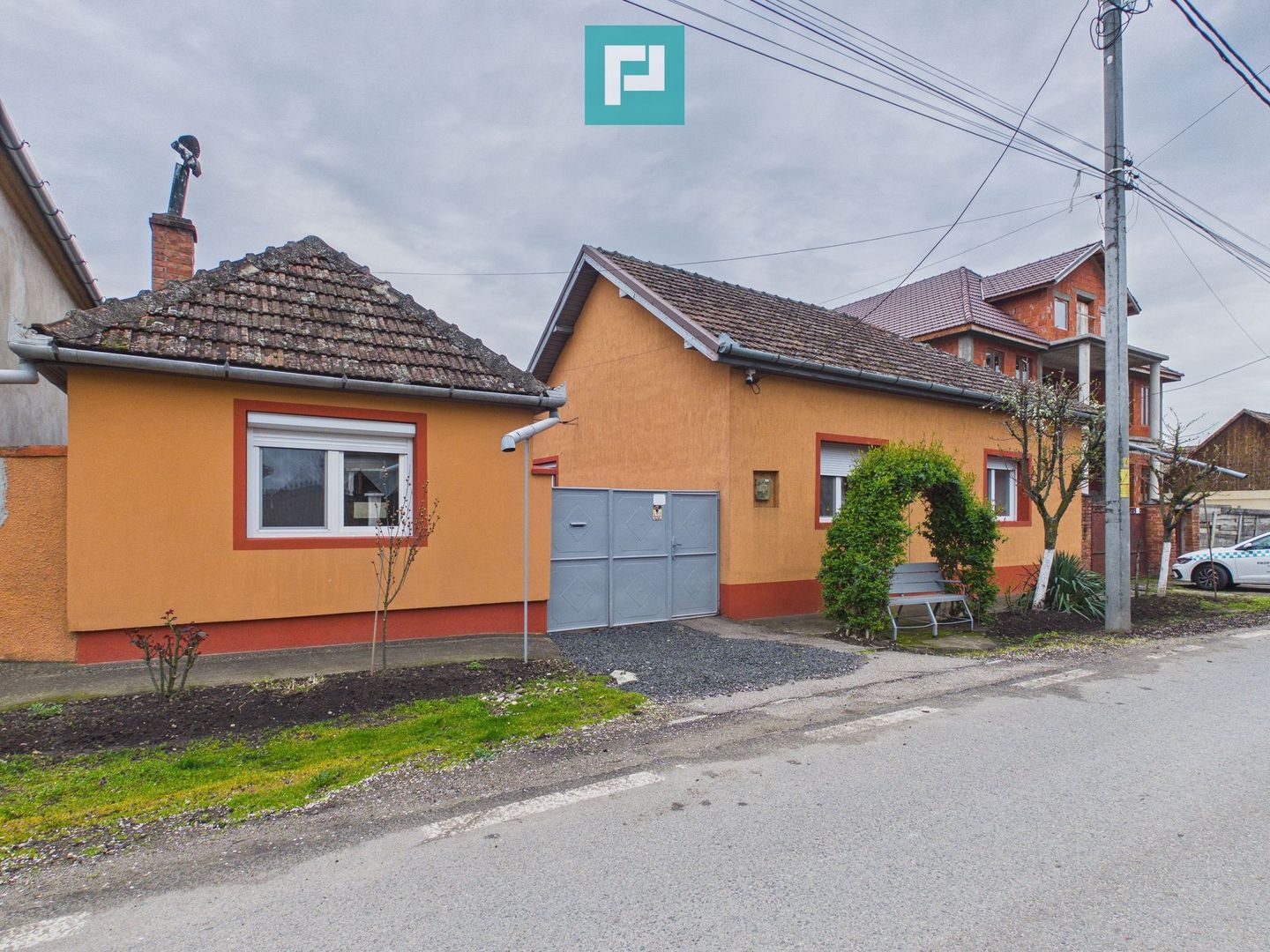 Casă 2 corpuri și 5 camere ultracentral în Curtici - Poză 14