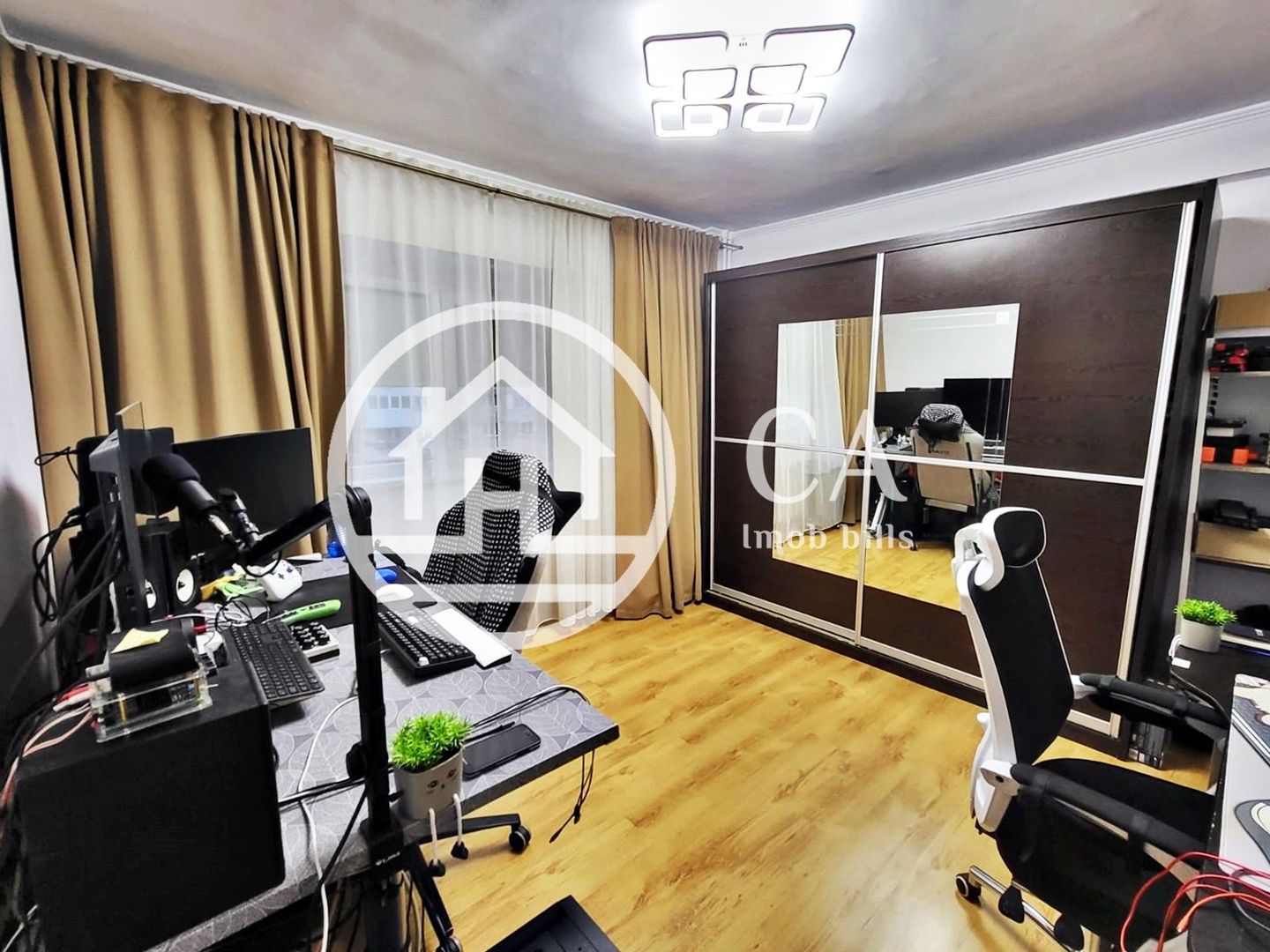 Apartament cu 3 camere ( modificat din 4 ) - Zona Rogerius - Poză 6