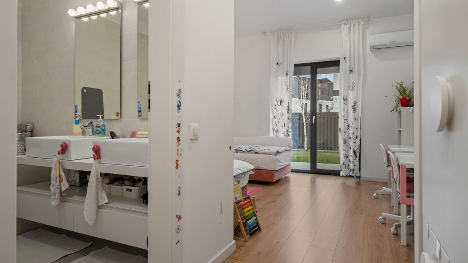 Vila pe parter cu 5 camere  | 655 mp teren | dotata cu panouri solare - Poză 19