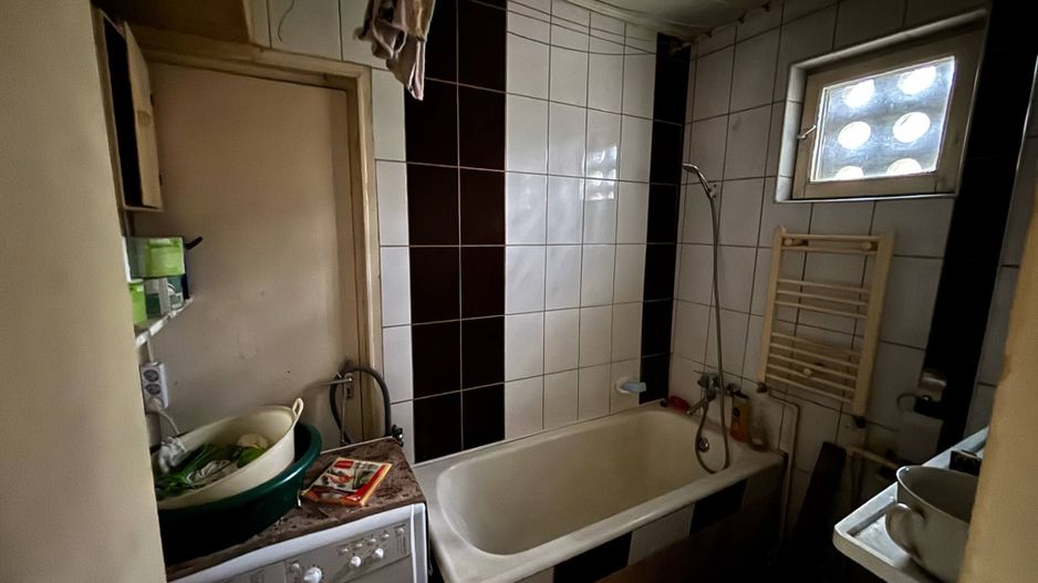 Apartament cu 3 camere (moldovei) - Poză 1