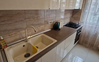 Apartament 3 camere | 70 mp | 1,5 min metrou | Mobilat,utila | Renovat - Poză 2