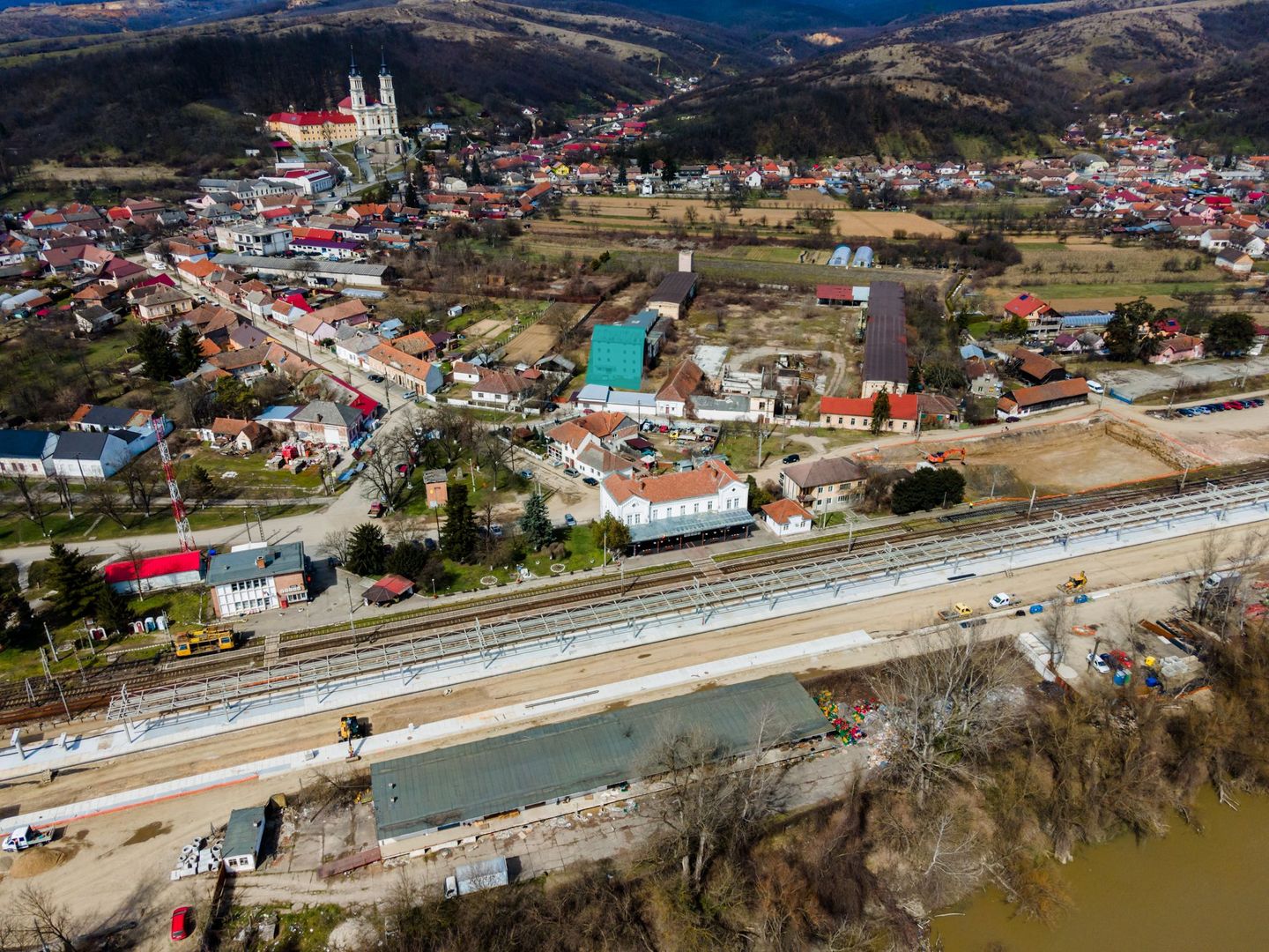 Oportunitate de investiție în Orașul Lipova - Poză 2