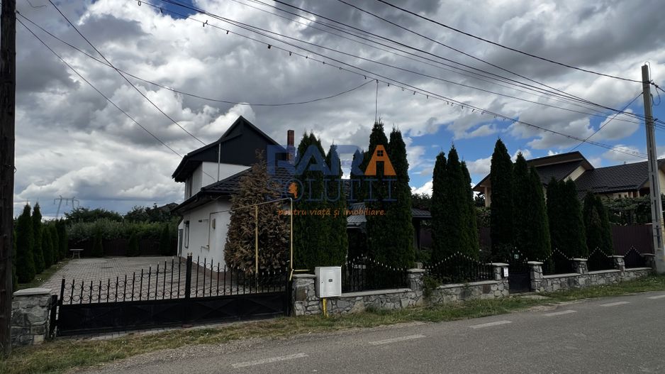 Casă Cordun, 2 dormitoare + living, 1000 mp teren - Poză 2