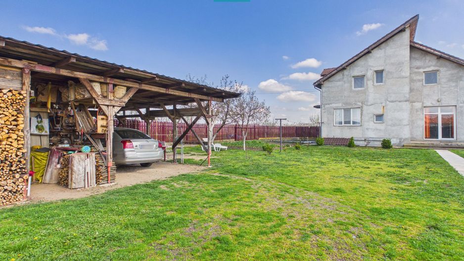 Casă cu 7 camere și teren generos în Șofronea - Poză 17