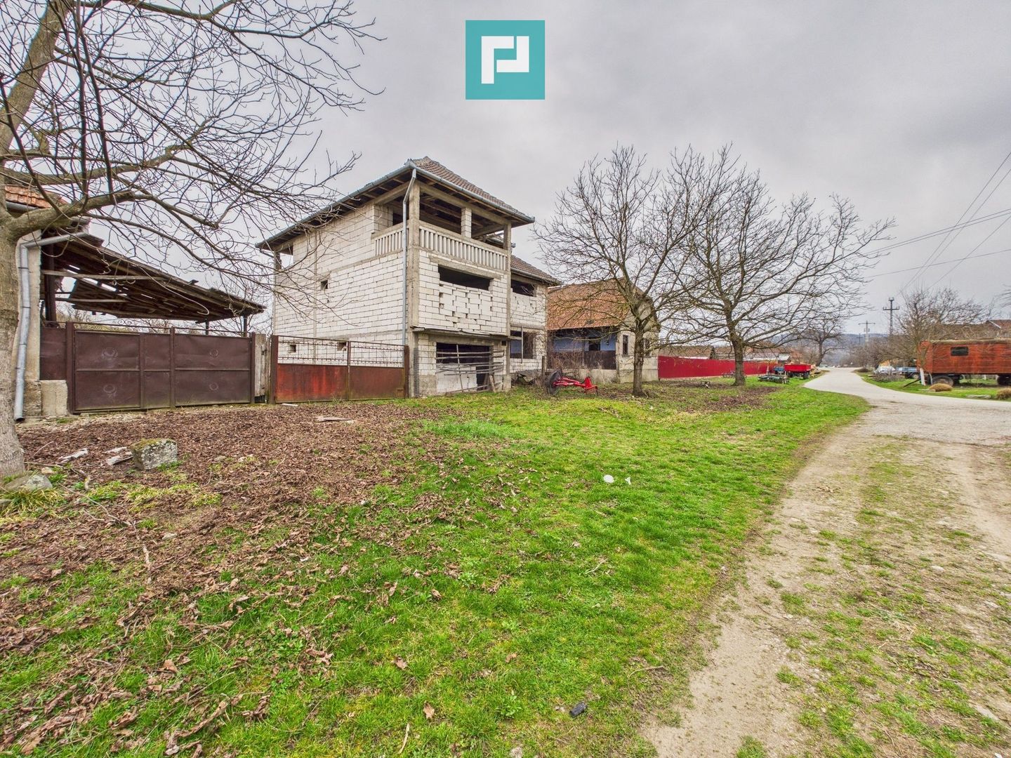 Casă la roșu în localitatea Almaș, Arad. - Poză 2