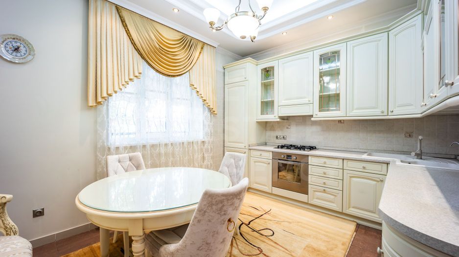 Se oferă spre chirie casă exclusivistă amplasată în Centul orașului - Poză 19