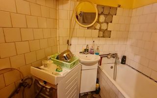 Apartament 2 camere,curte comuna/4 proprietari - Poză 12