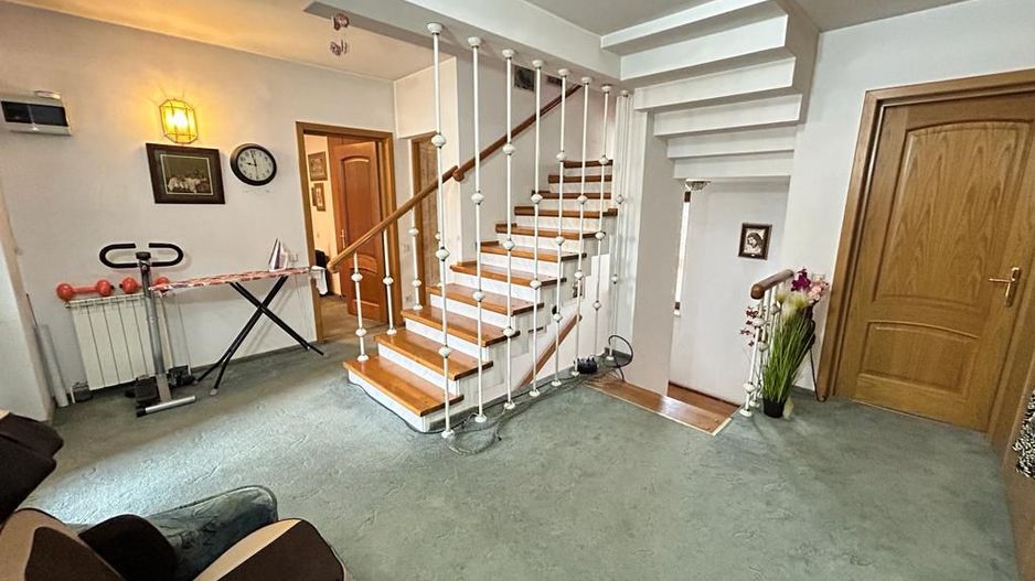 Vila individuala cu 5 dormitoare Cotroceni - Poză 16