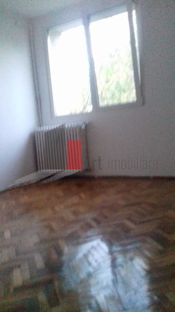 3 camere Grivitei - Poză 4
