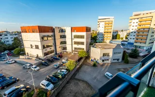 La câtiva pași de mal | 2 camere, 52 mp utili, bloc nou cu lift - Poză 12