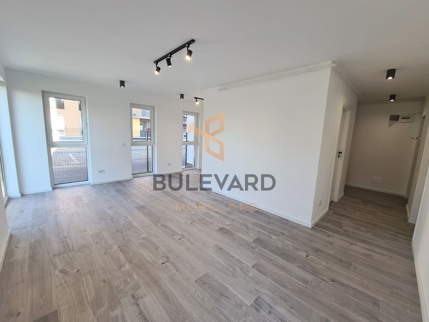 Apartament cu 2 camere+gradina de 65 mp! - Poză 3