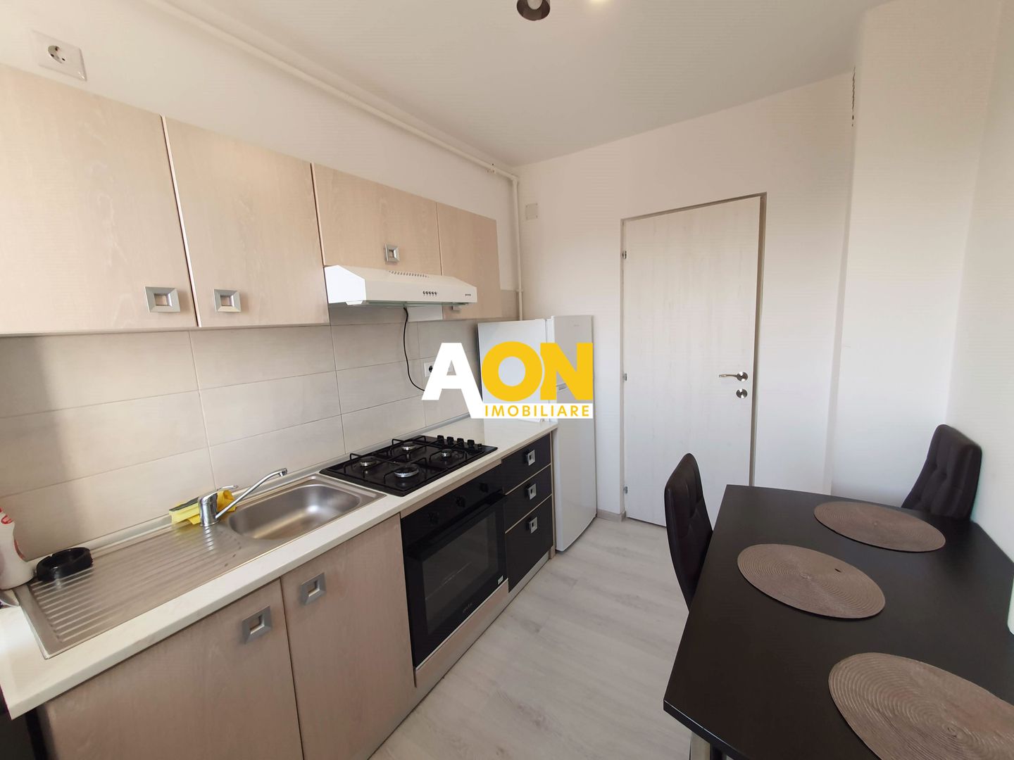 Apartament 2 camere, mobilat, utilat, 50 mp utili, etaj 3,  M-uri - Poză 6