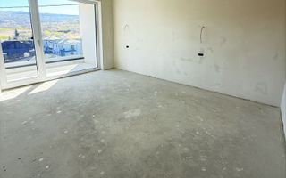 Vilă nouă în Barnova, 216 mp utili, 4 dormitoare, 4 băi, garaj, teren 700 mp - Poză 6