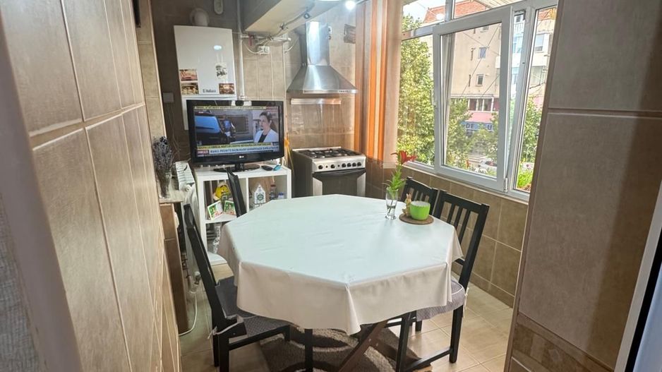 Apartament 2 camere cu terasă amenajată, Sos. București - Poză 9