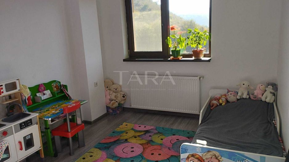 Vanzare apartament pe 2 nivele, orientare Sudica. - Poză 4