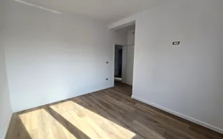 Duplex cu 5 camere despartit prin camera tehnica in Dumbravita - Poză 16