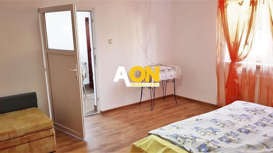 Casa de inchiriat, 2 camere, 250 mp teren, curte comuna, zona Centru - Poză 4