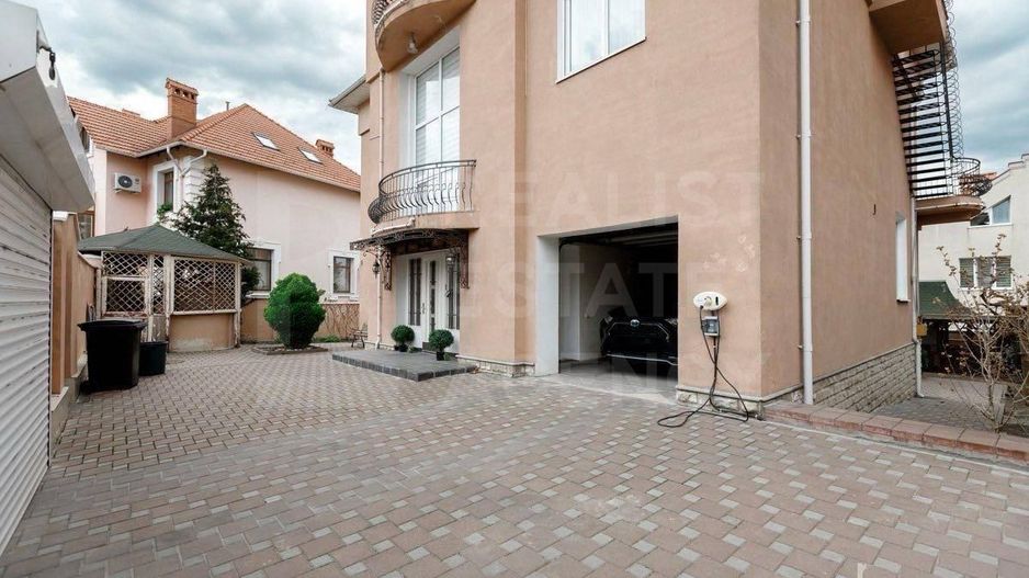 Vânzare, casă, 3 nivele + 6 ari, str. Grenoble, Botanica - Poză 3