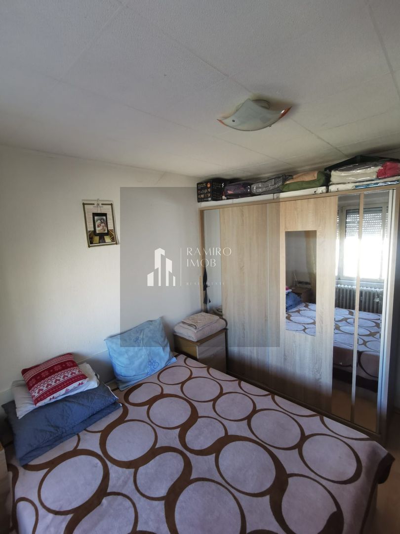 Apartament 3 camere, decomandat - Poză 8